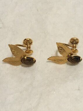 Vintage & gorgeous pair of 1/20 12K gold filled scarab screw on earrings